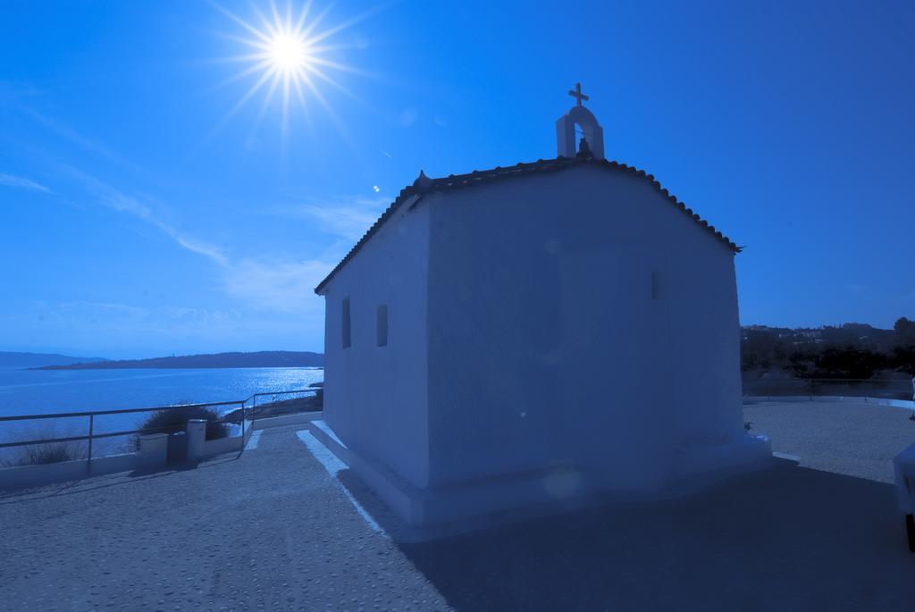 Epavlis Beach Resort Porto Heli Exterior photo