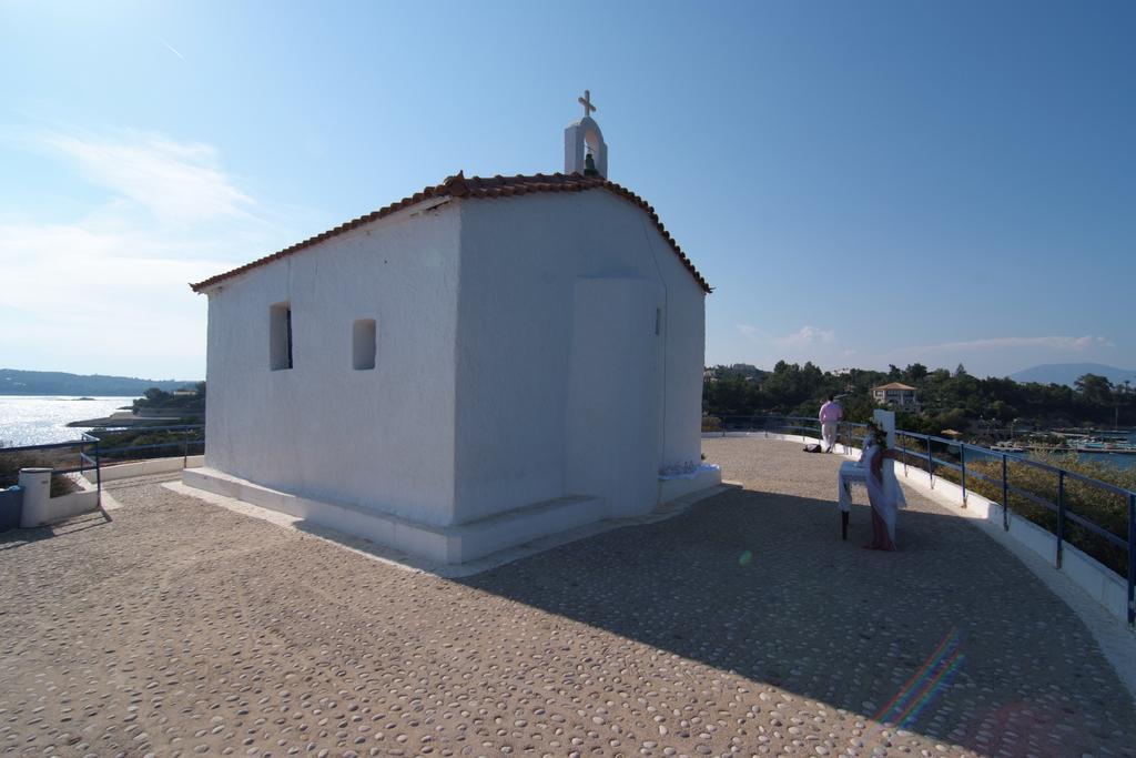 Epavlis Beach Resort Porto Heli Exterior photo
