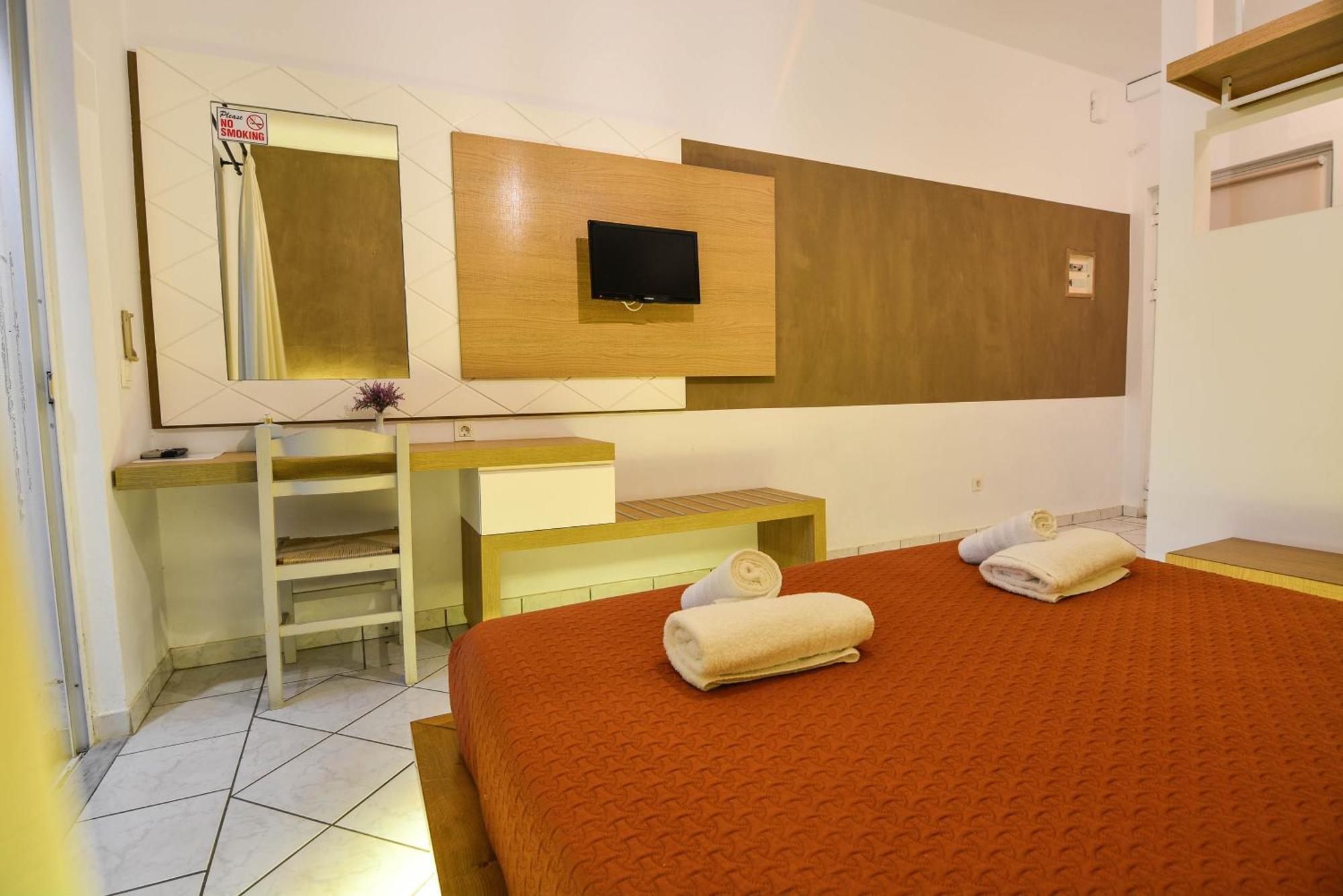Epavlis Beach Resort Porto Heli Exterior photo