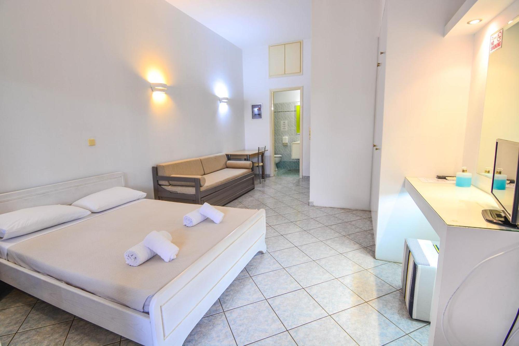 Epavlis Beach Resort Porto Heli Exterior photo