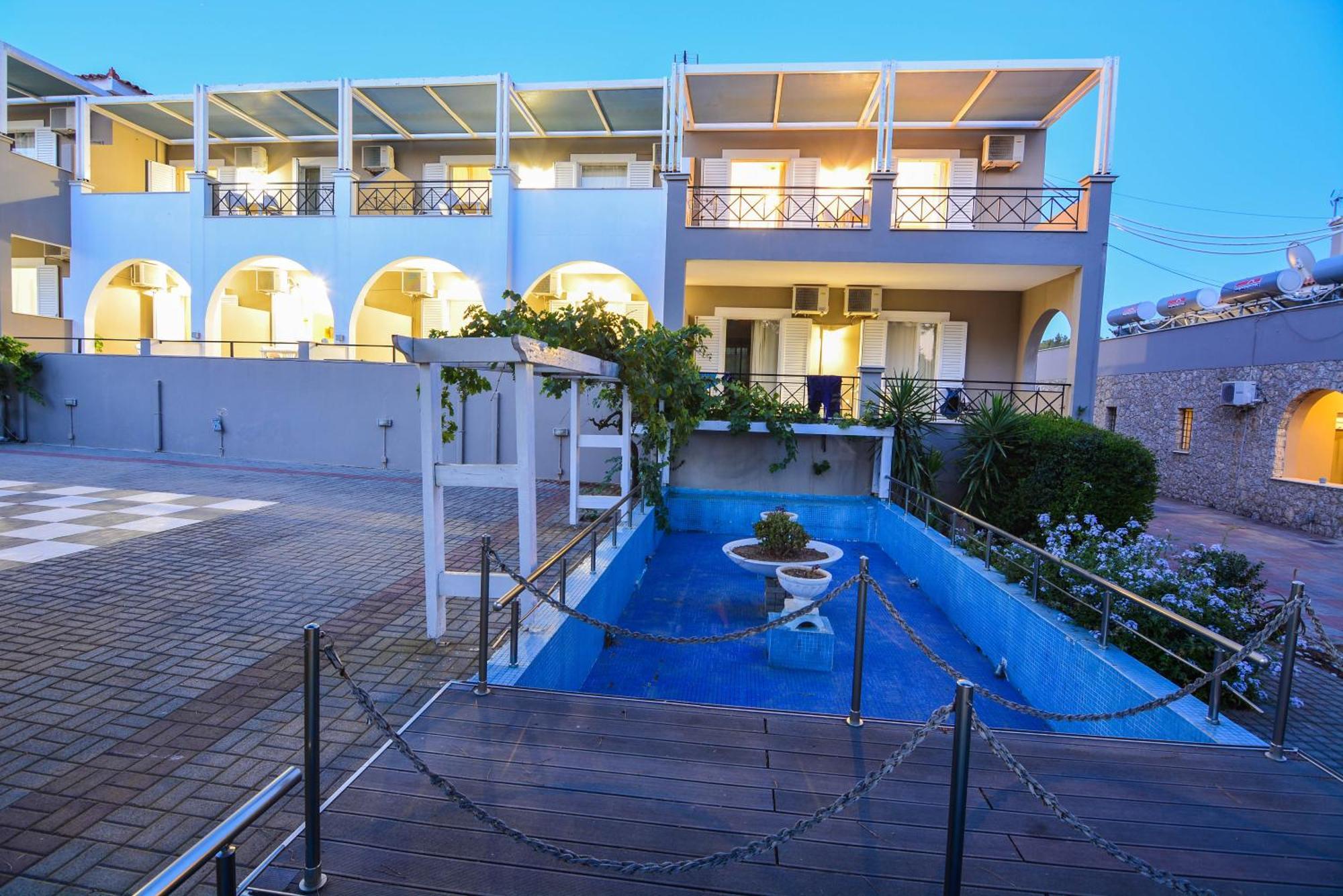 Epavlis Beach Resort Porto Heli Exterior photo