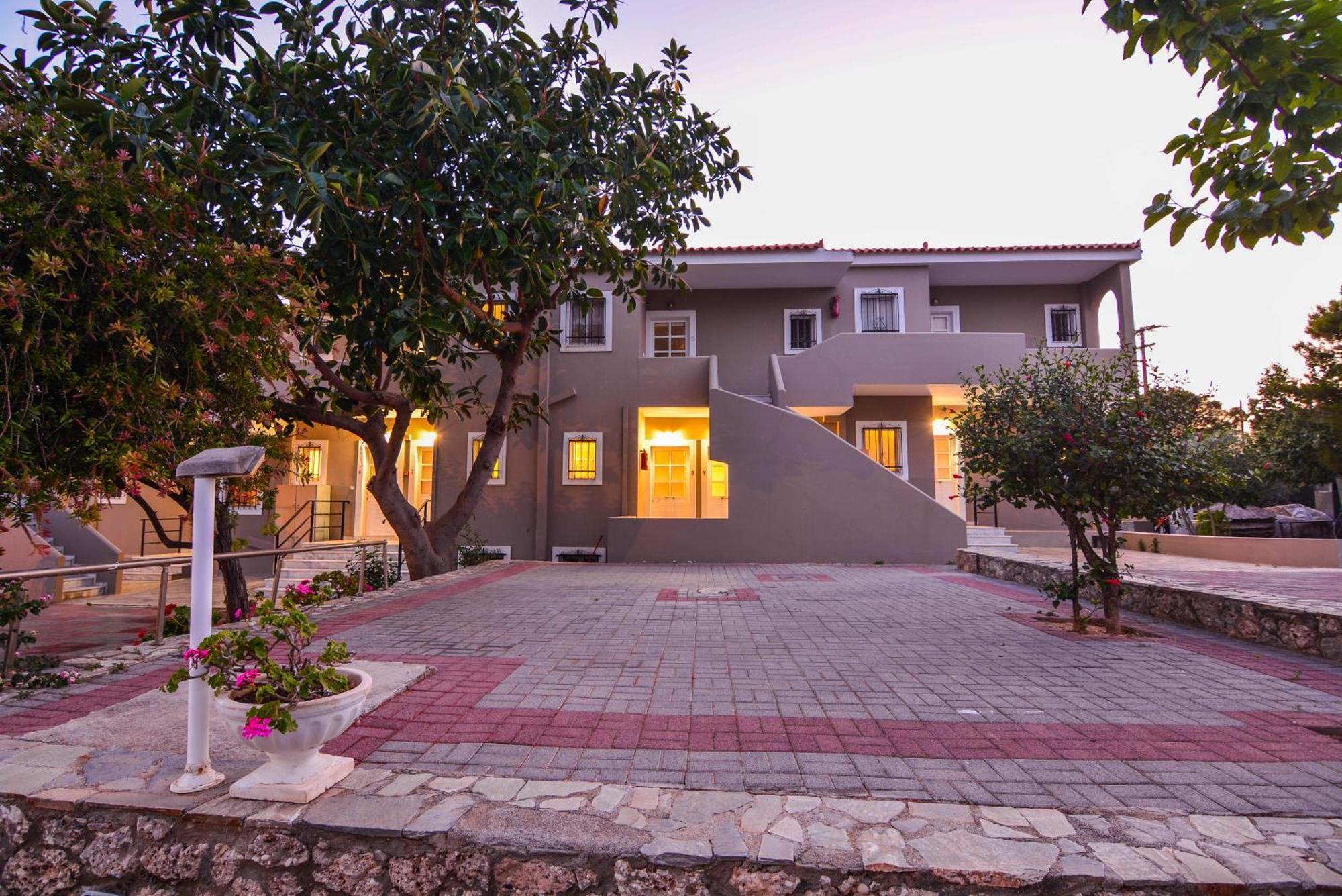 Epavlis Beach Resort Porto Heli Exterior photo