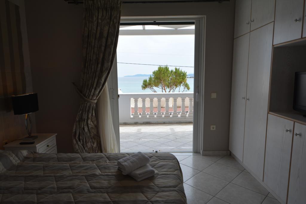 Epavlis Beach Resort Porto Heli Exterior photo