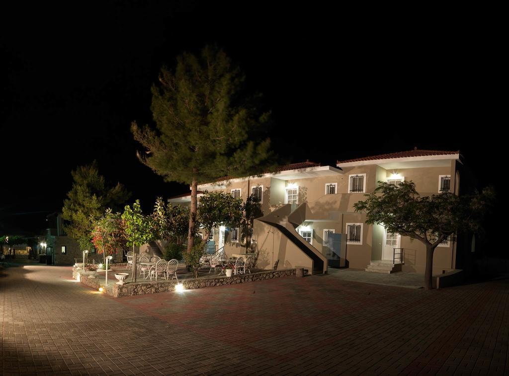 Epavlis Beach Resort Porto Heli Exterior photo