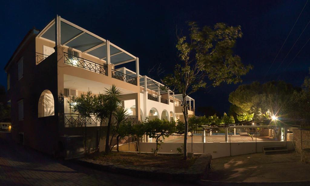 Epavlis Beach Resort Porto Heli Exterior photo