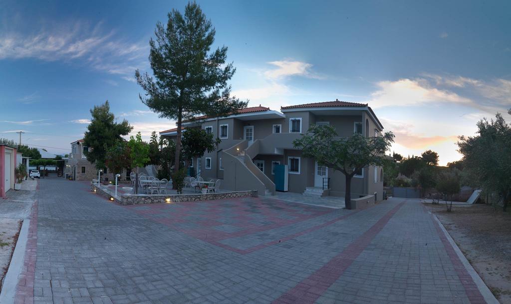 Epavlis Beach Resort Porto Heli Exterior photo